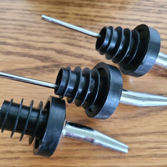 Barware Lot Including Shot Glasses and Liquid Pourer Spouts Sets of Three Each - Picture 5 of 13